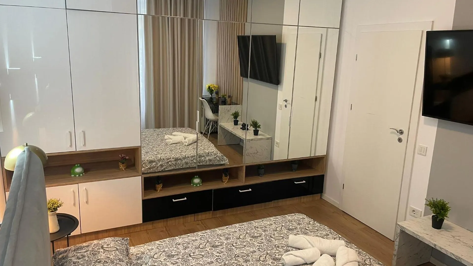 Luxury Apartment In City Center Bucharest Romania